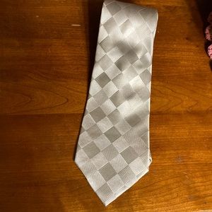 Croft & barrow silver diamond patterned tie